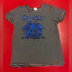 Women’s Queen Band T-Shirt Top Black & White Stripes Vibrant Blue Logo Size XL